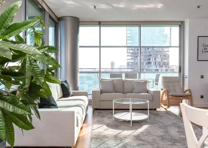 Luxury Apartment With Sea View!